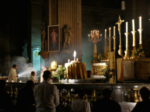 Premier vendredi du mois, adoration du Saint Sacrement Premier vendredi du mois à l'église Saint-Sulpice, adoration du Saint Sacrement